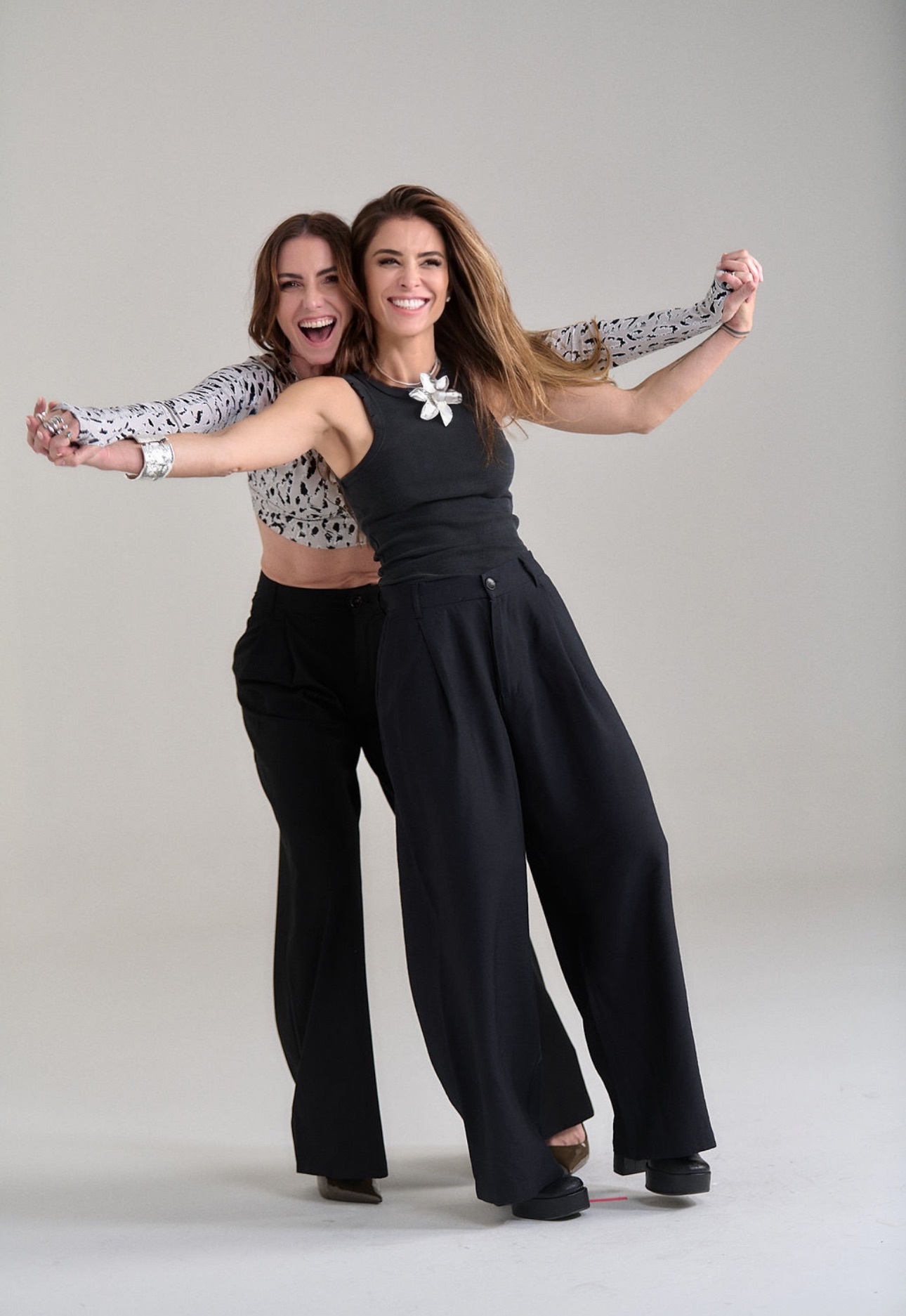 Mulheres elegantes no The Club